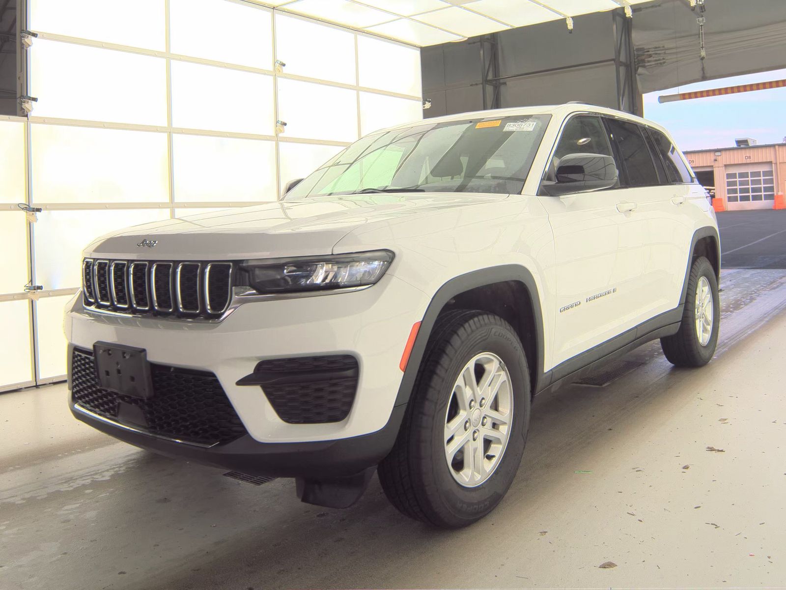 2023 Jeep Grand Cherokee Laredo AWD