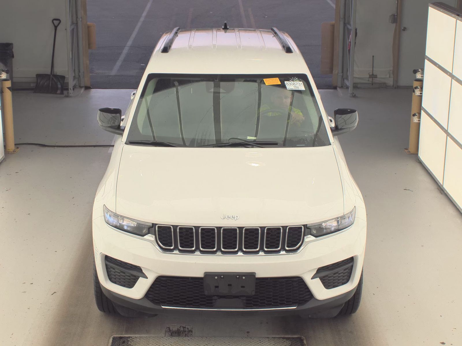 2023 Jeep Grand Cherokee Laredo AWD