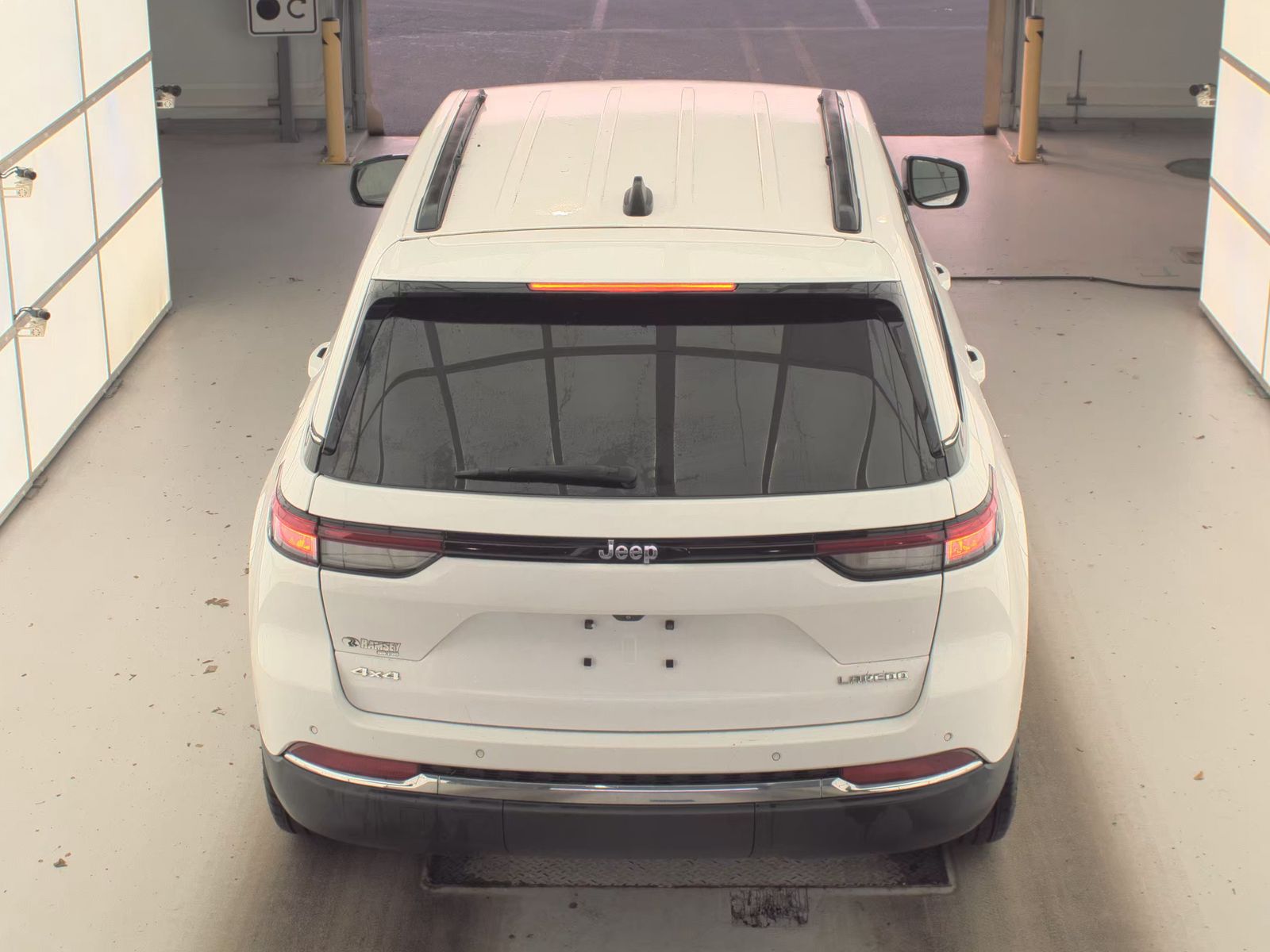 2023 Jeep Grand Cherokee Laredo AWD