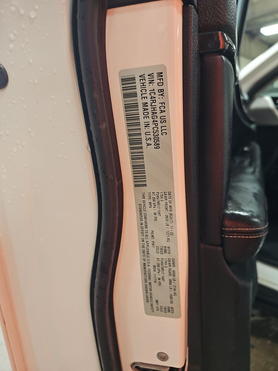 2023 Jeep Grand Cherokee Laredo AWD