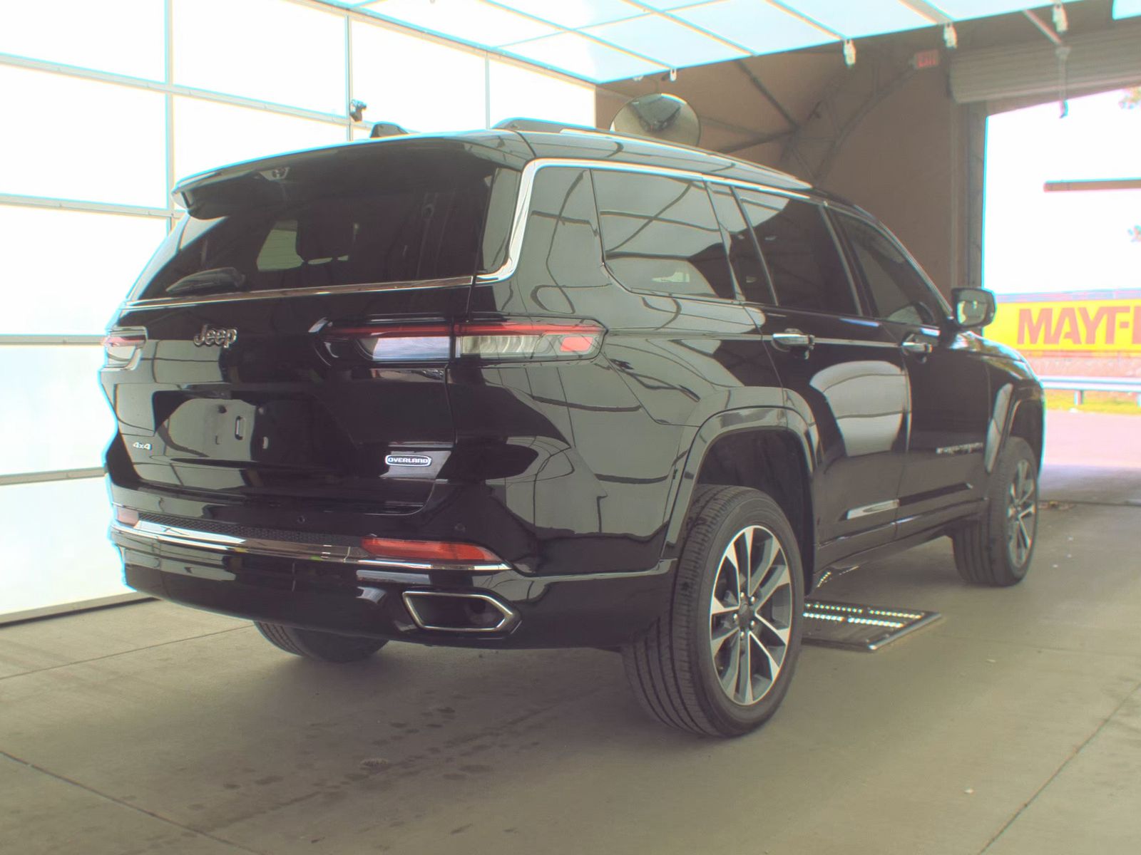 2023 Jeep Grand Cherokee L Overland AWD