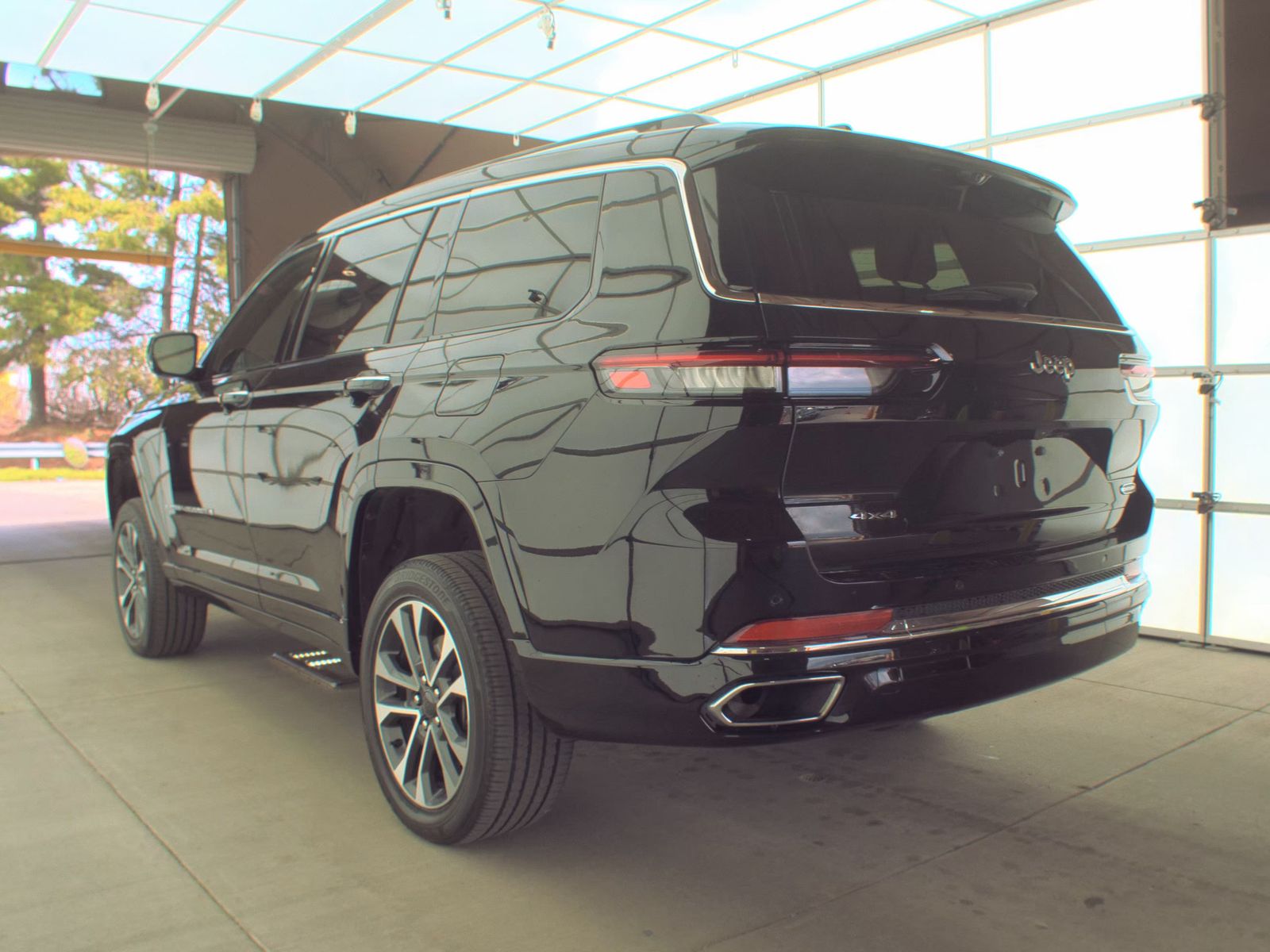 2023 Jeep Grand Cherokee L Overland AWD