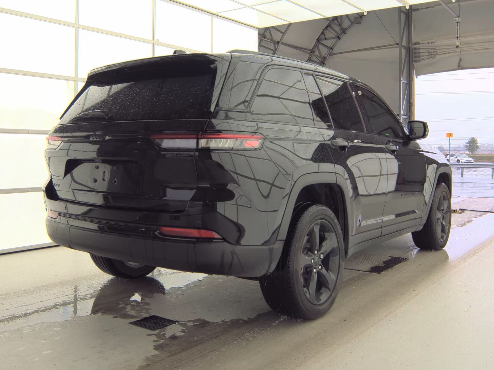 2023 Jeep Grand Cherokee Altitude AWD