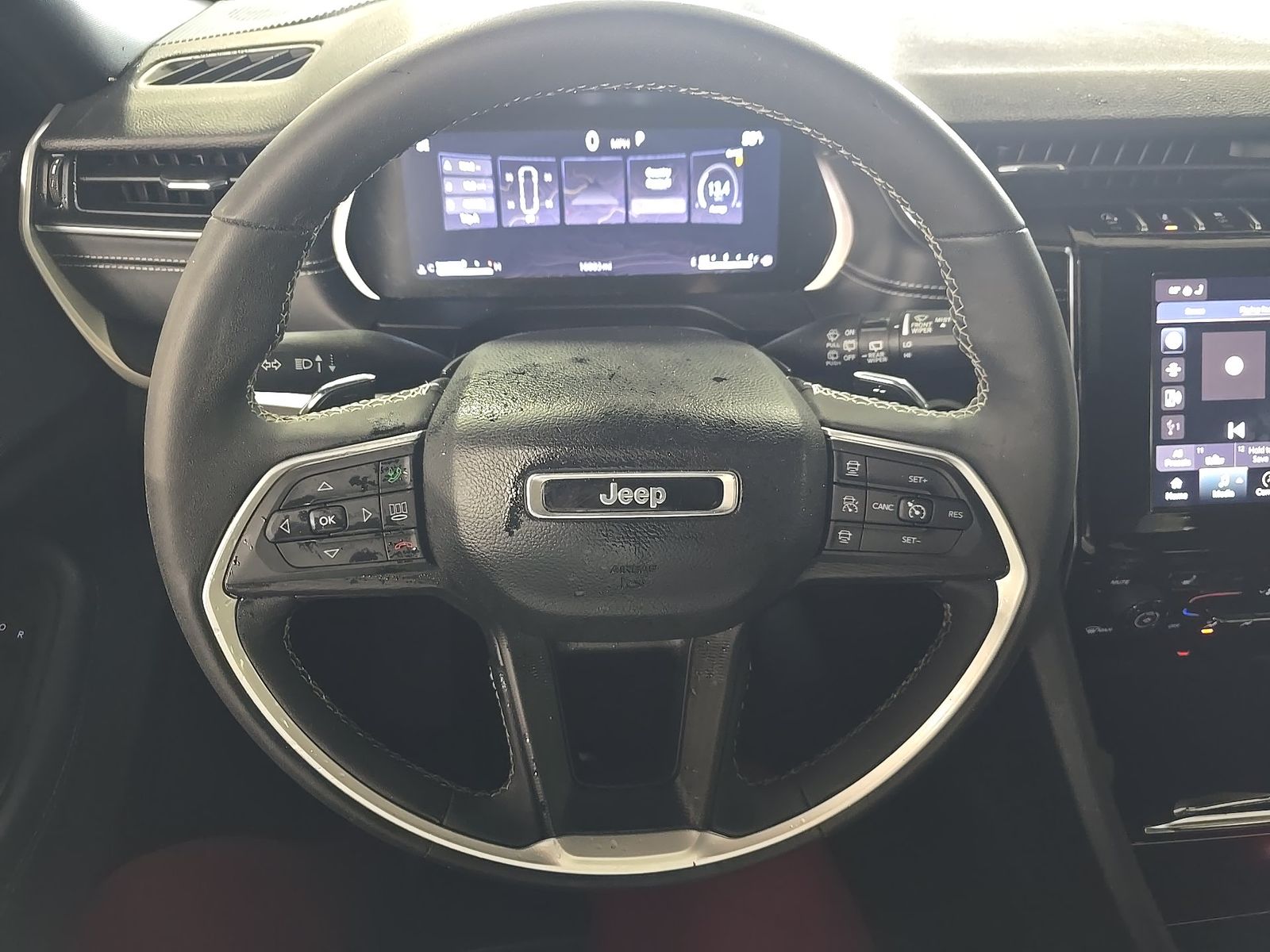 2023 Jeep Grand Cherokee Altitude AWD