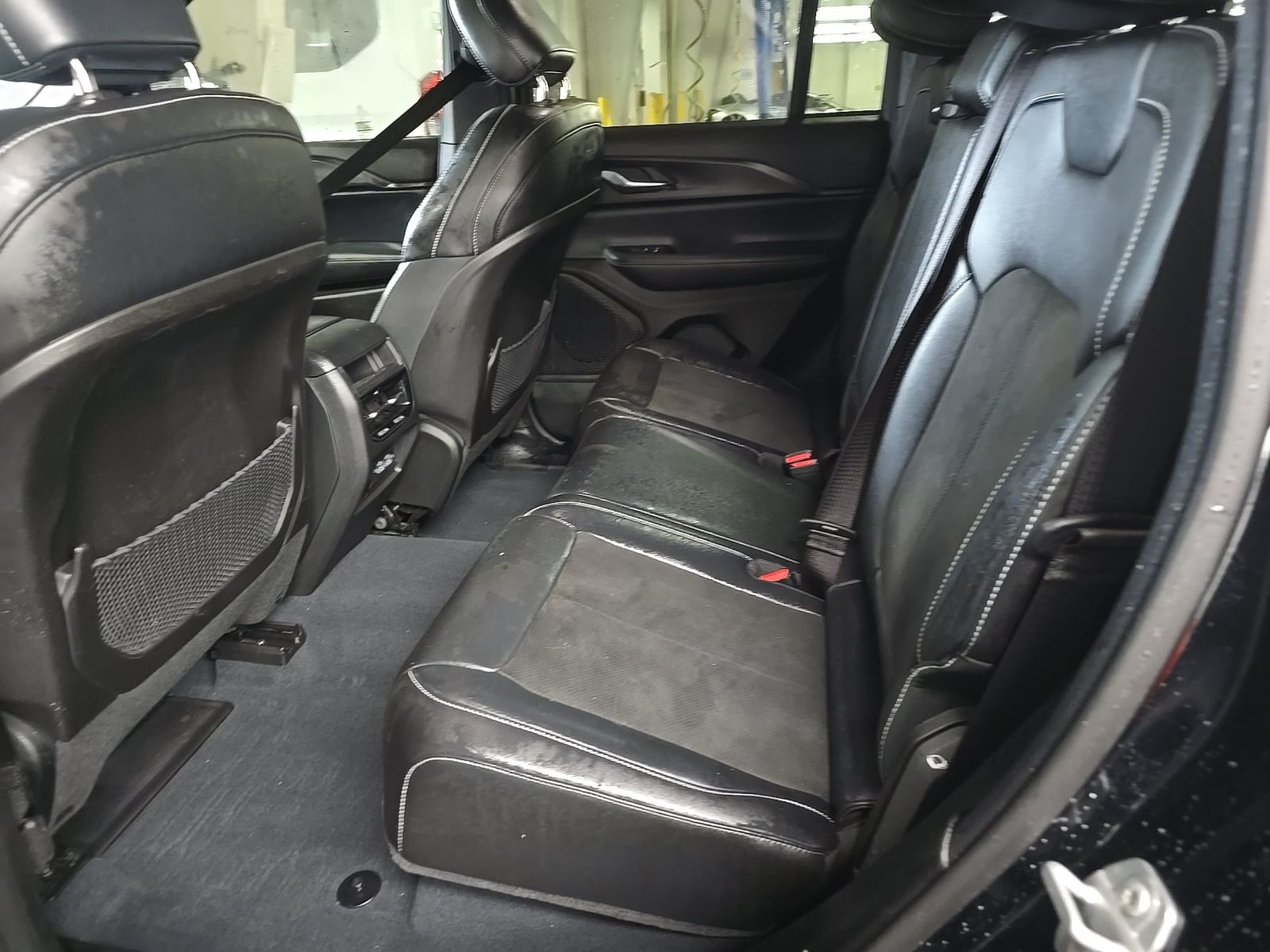 2023 Jeep Grand Cherokee Altitude AWD