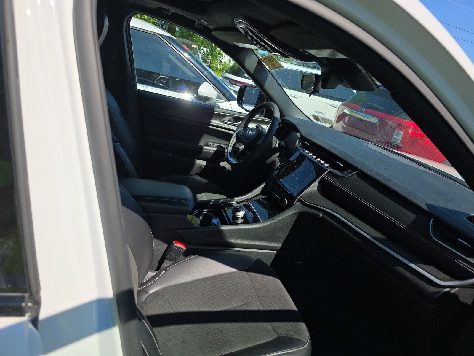 2023 Jeep Grand Cherokee Altitude AWD