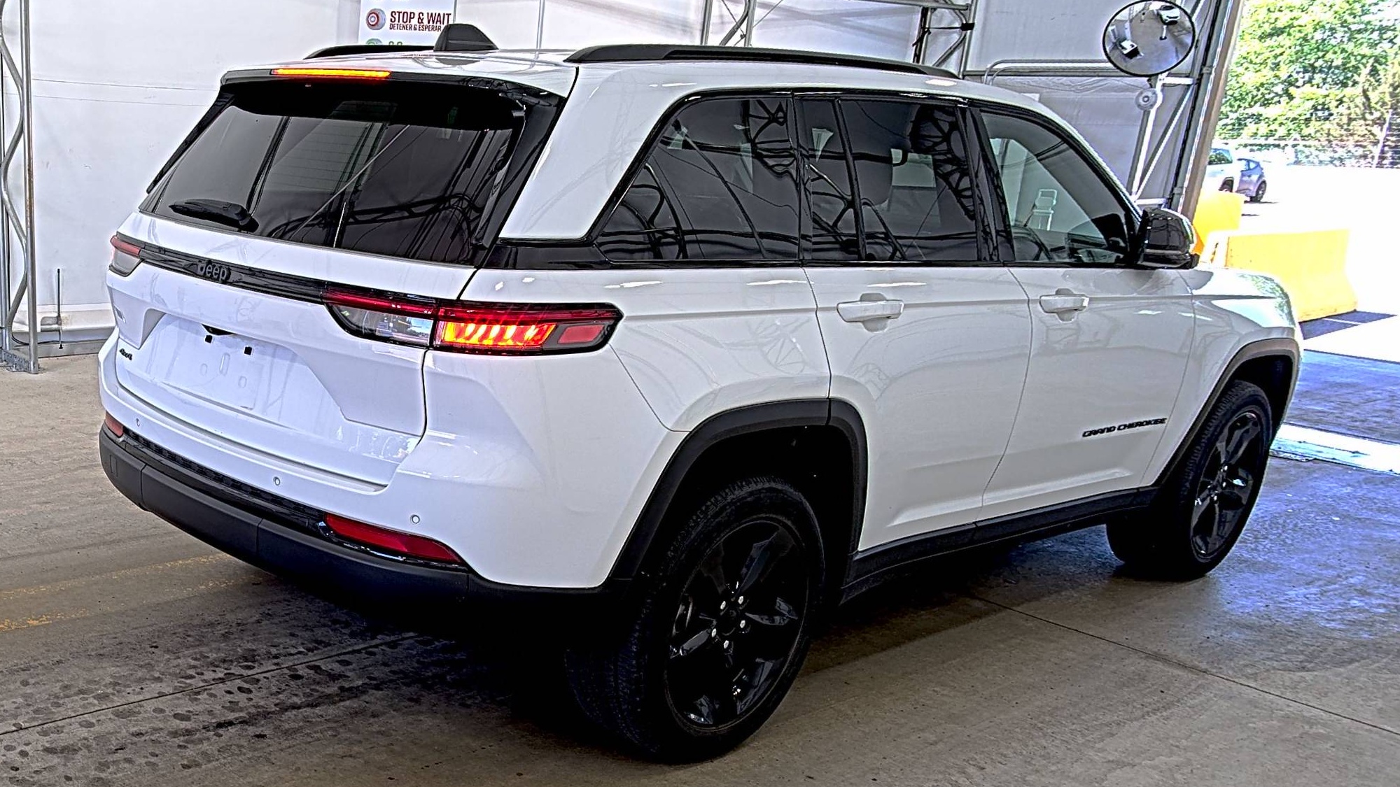 2023 Jeep Grand Cherokee Altitude AWD