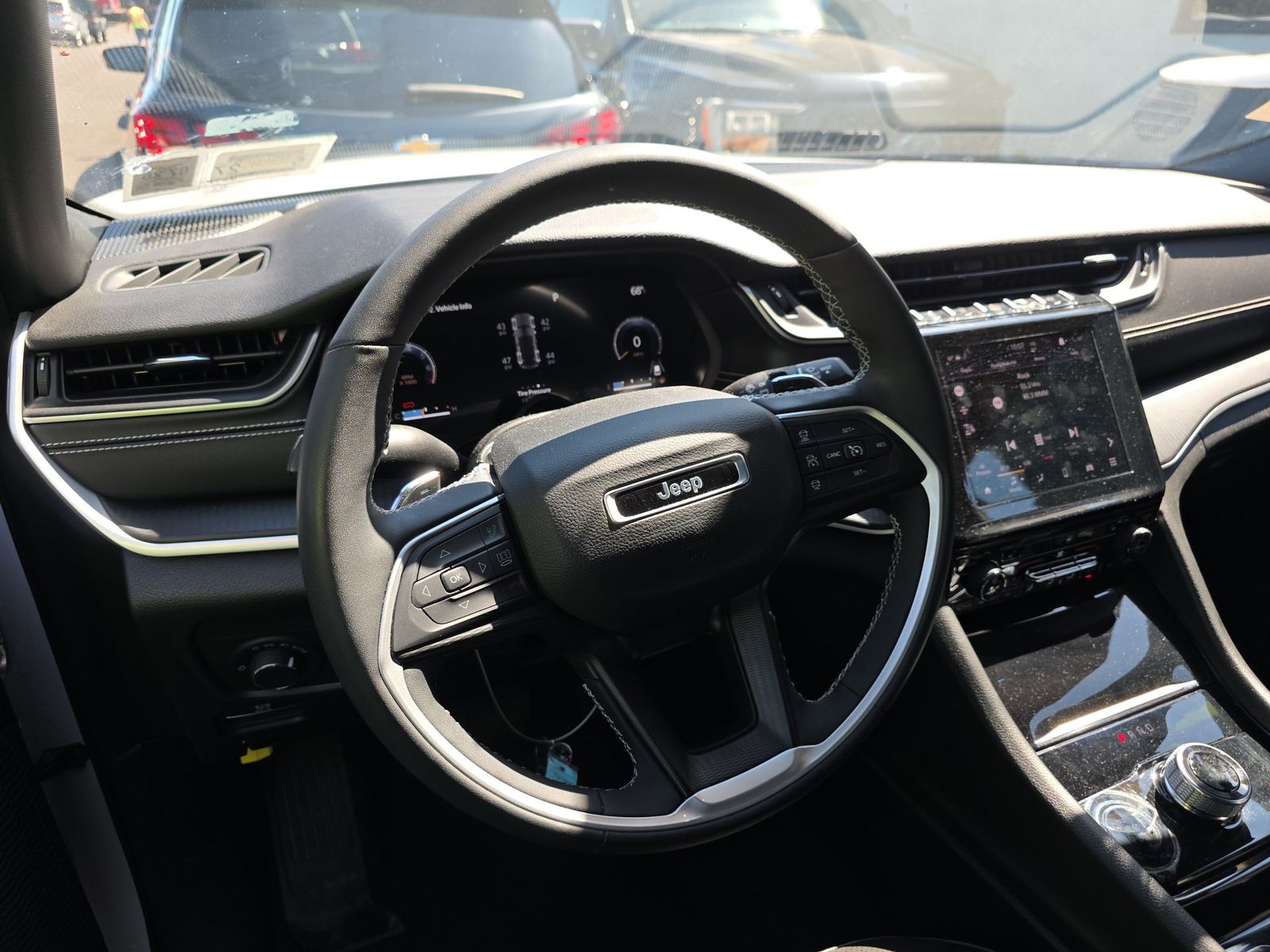 2023 Jeep Grand Cherokee Altitude AWD