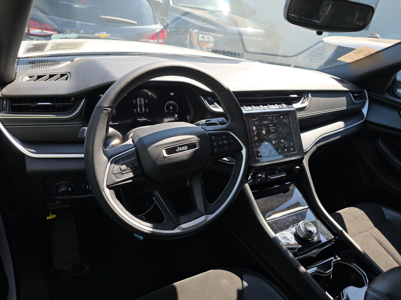 2023 Jeep Grand Cherokee Altitude AWD