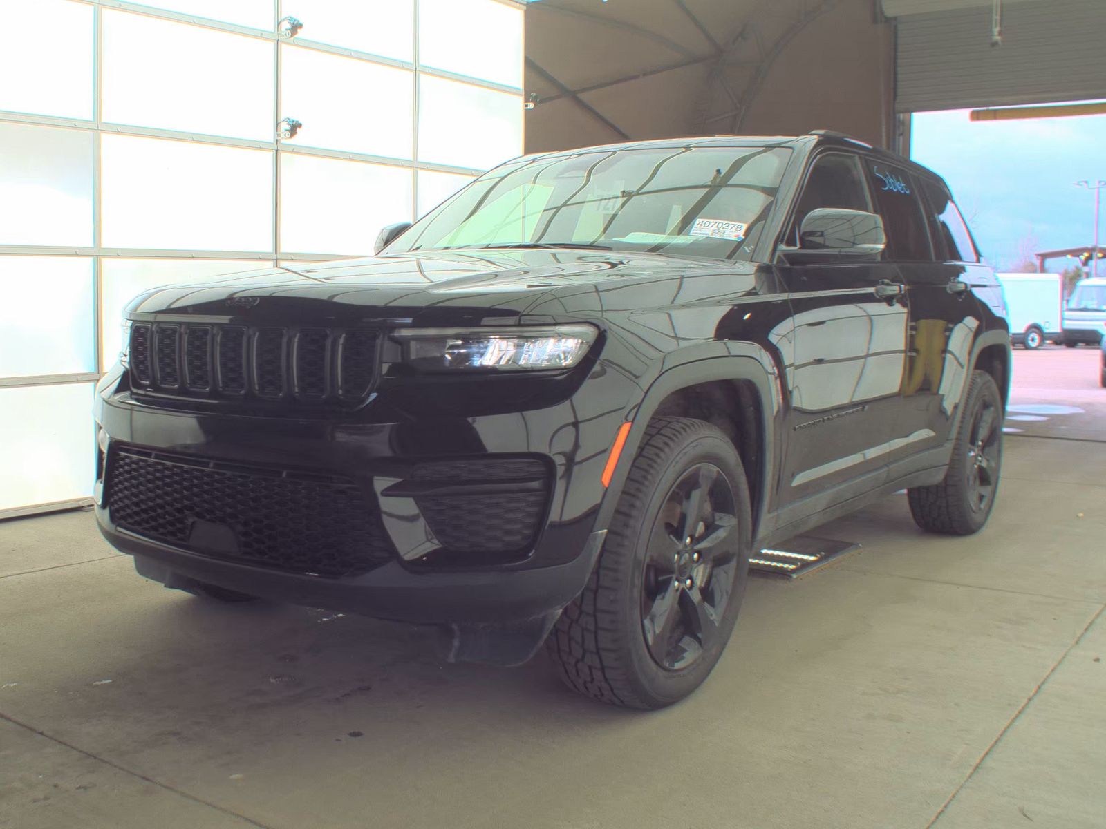 2023 Jeep Grand Cherokee Altitude AWD