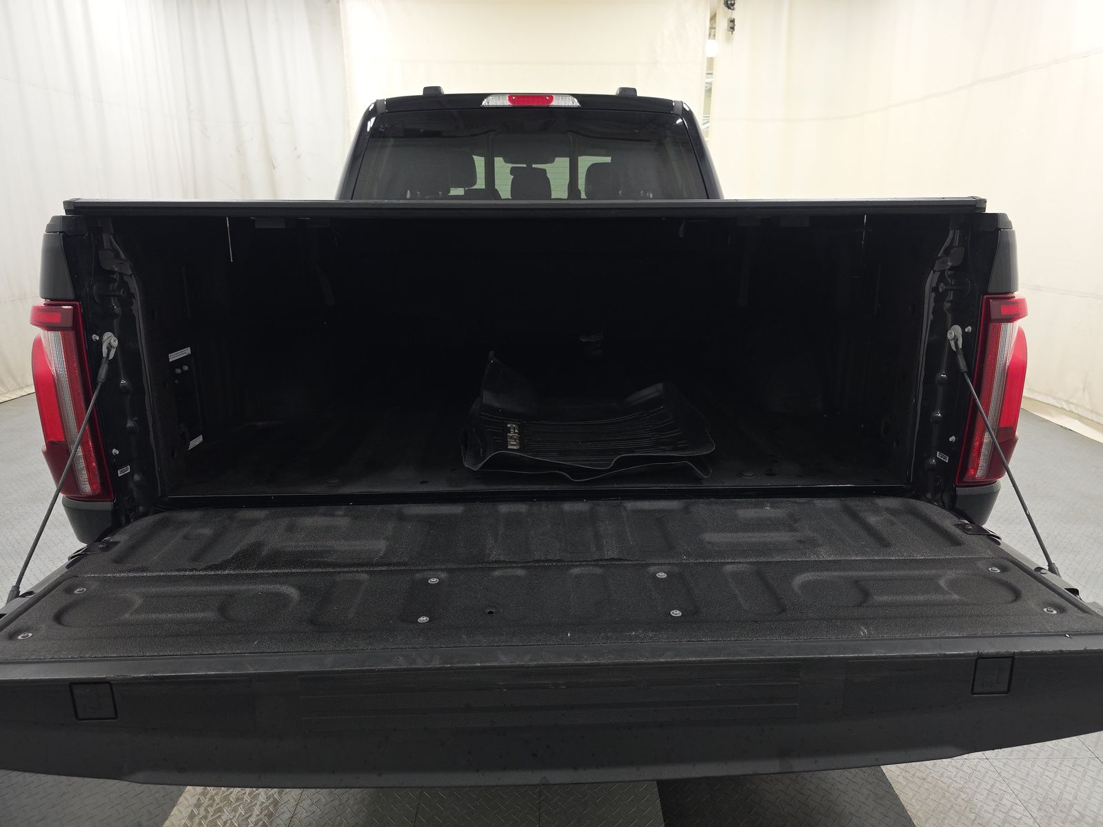 2024 Ford F-150 Hybrid Lariat AWD