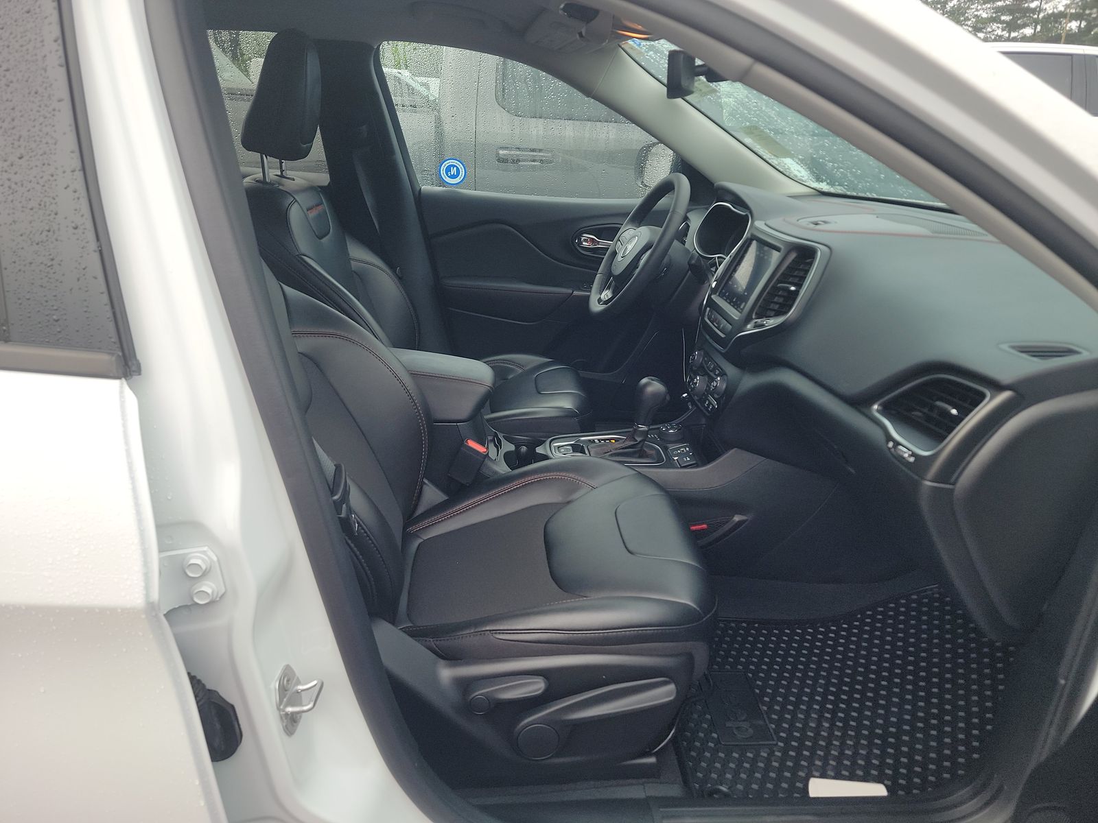 2023 Jeep Cherokee Trailhawk AWD