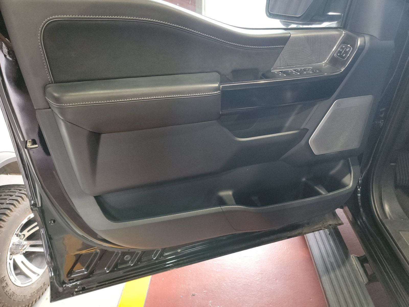 2023 Ford F-150 Hybrid Platinum AWD