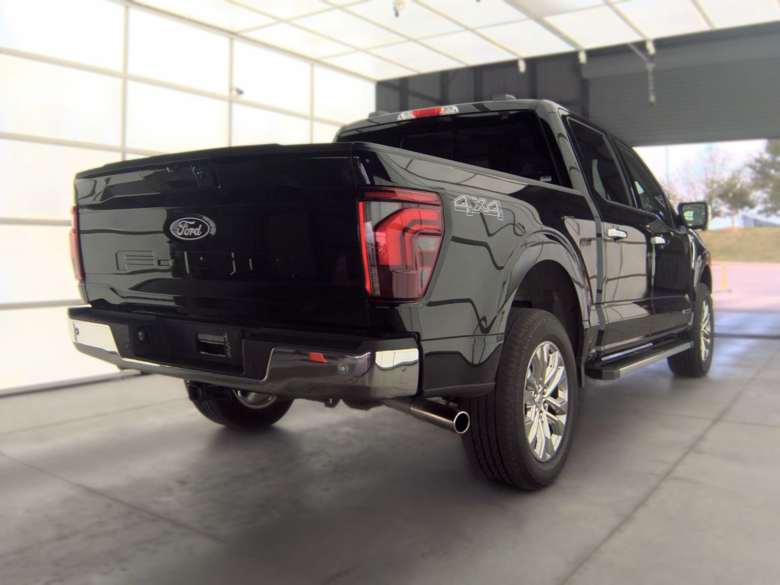 2025 Ford F-150 Hybrid Lariat AWD