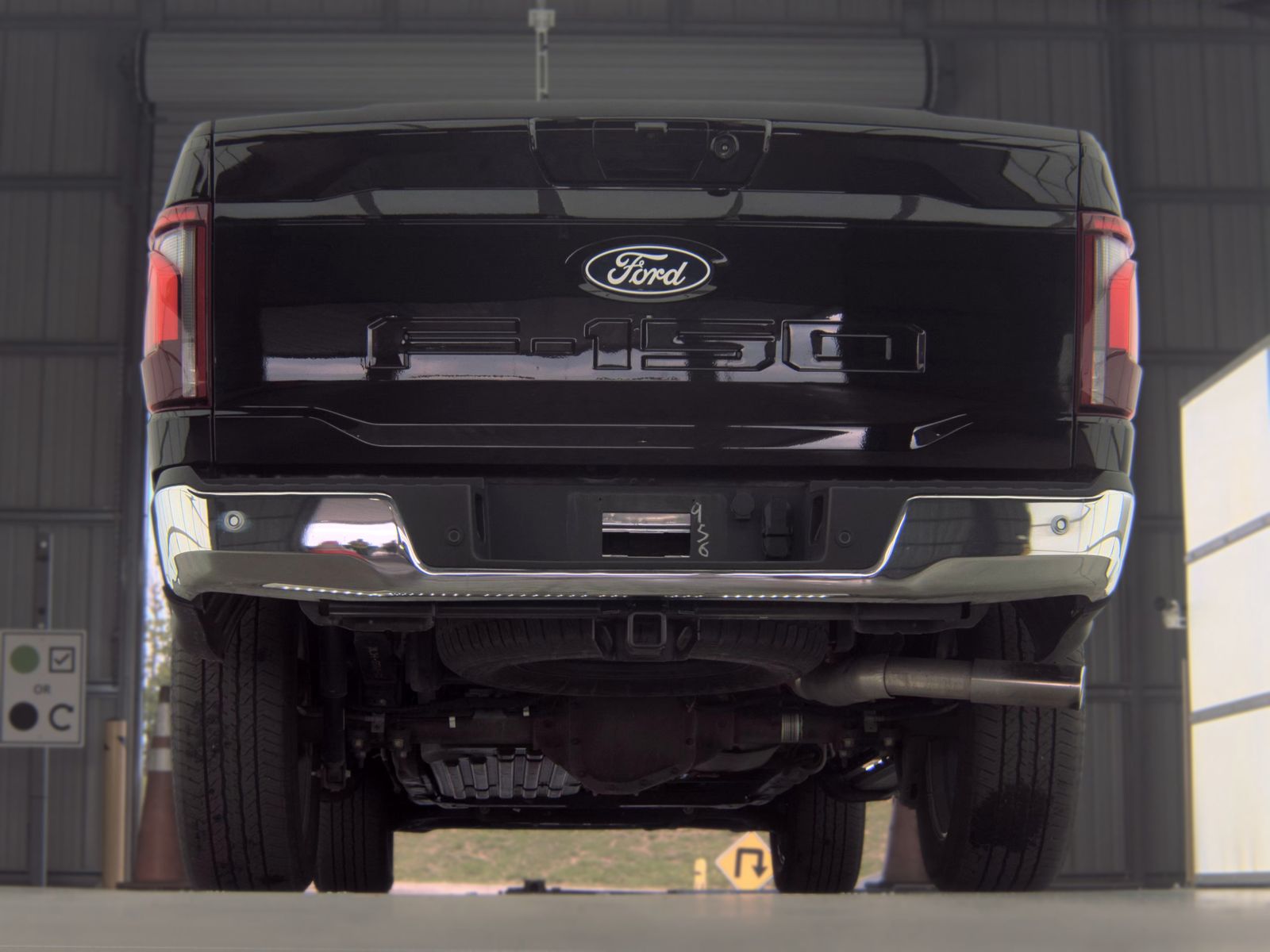 2025 Ford F-150 Hybrid Lariat AWD