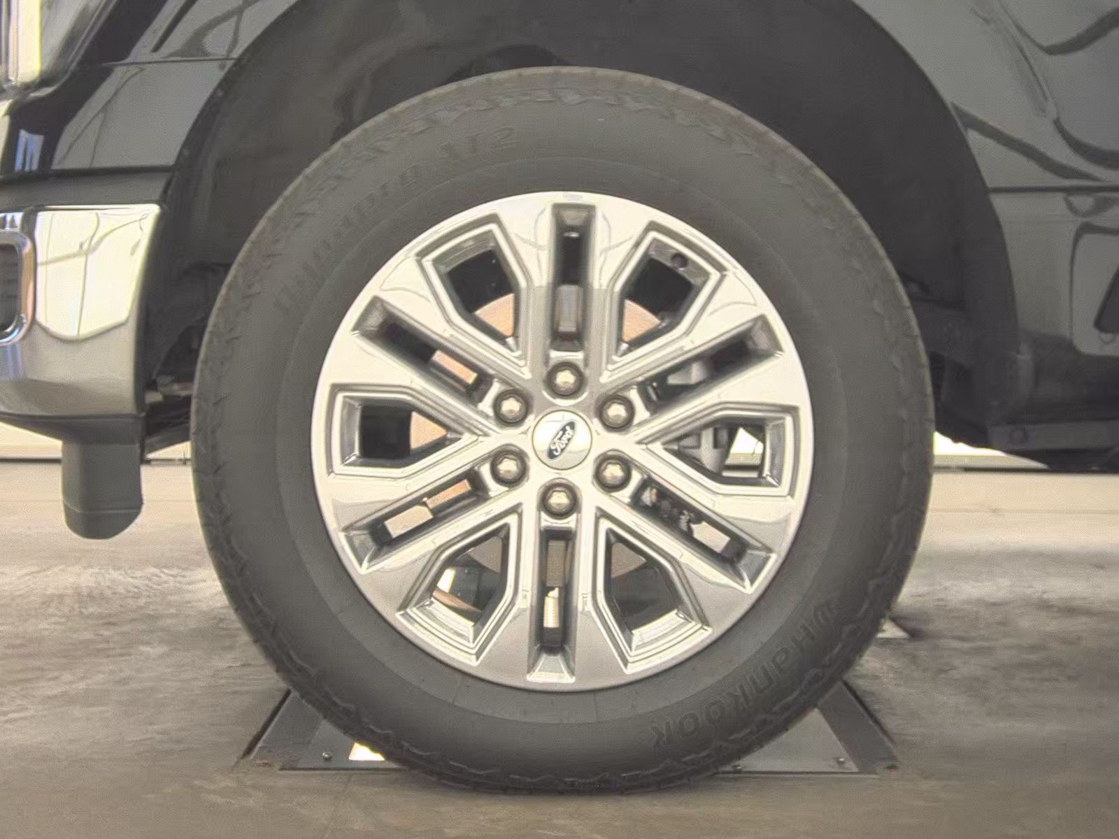 2025 Ford F-150 Hybrid Lariat AWD