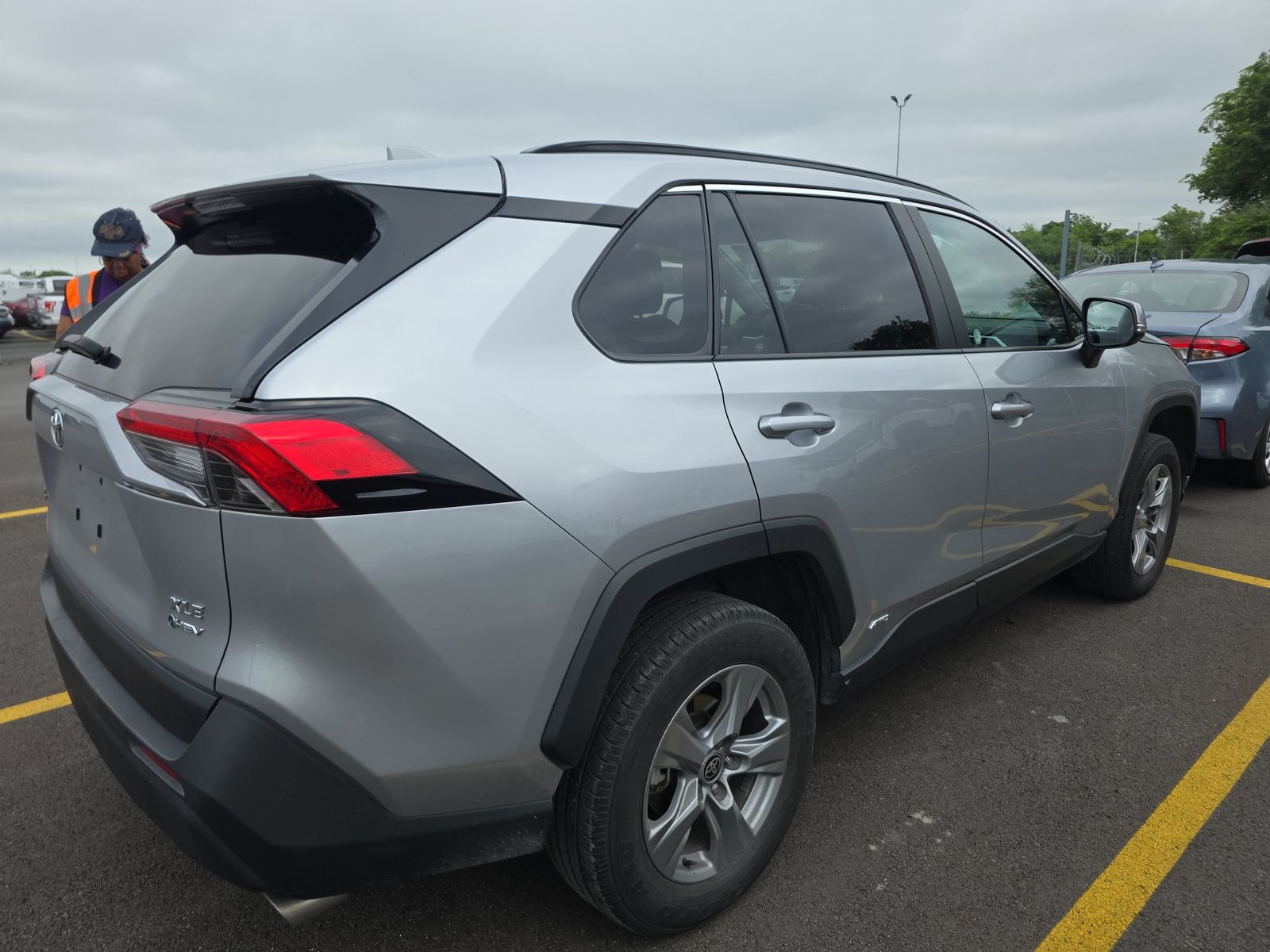 2025 Toyota RAV4 Hybrid XLE AWD