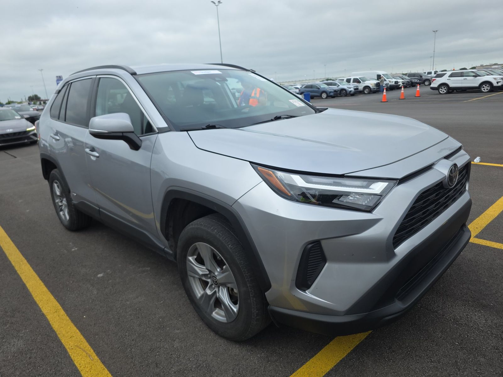 2025 Toyota RAV4 Hybrid XLE AWD