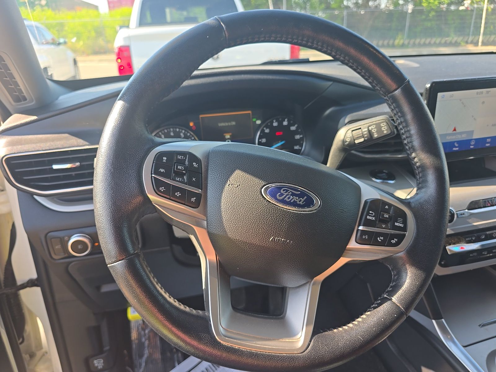2023 Ford Explorer XLT AWD
