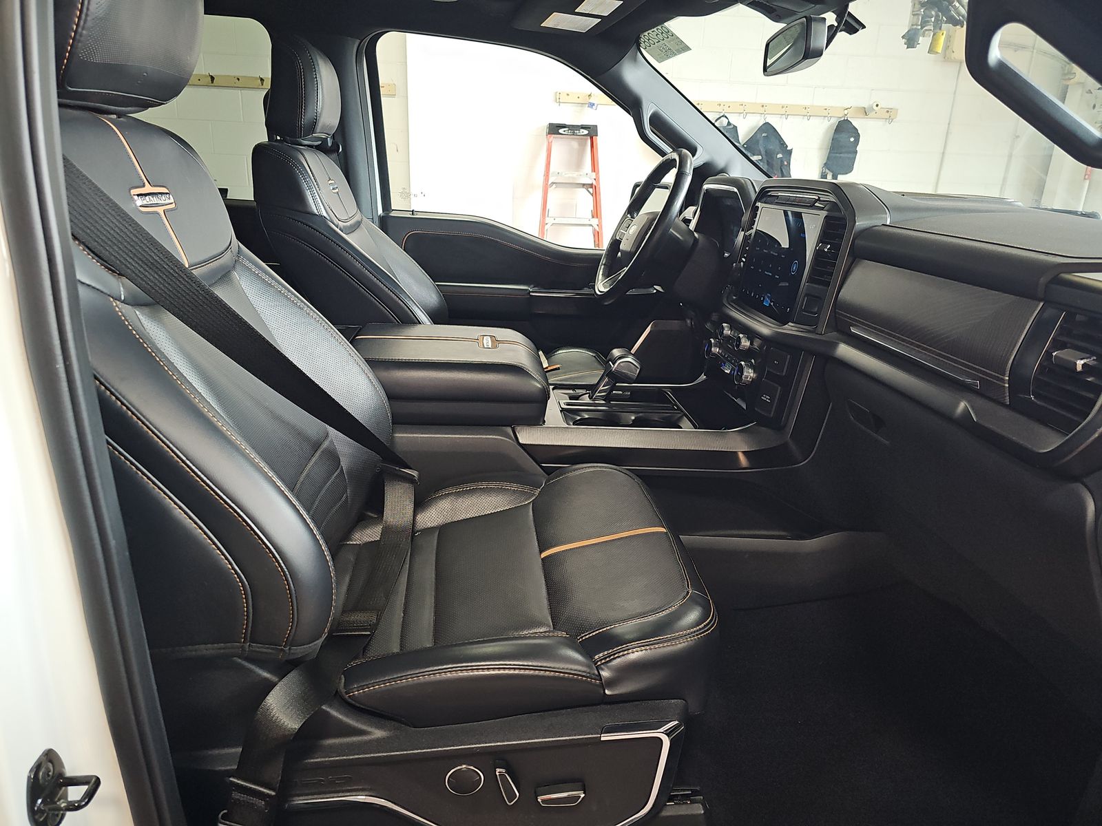 2023 Ford F-150 Platinum AWD