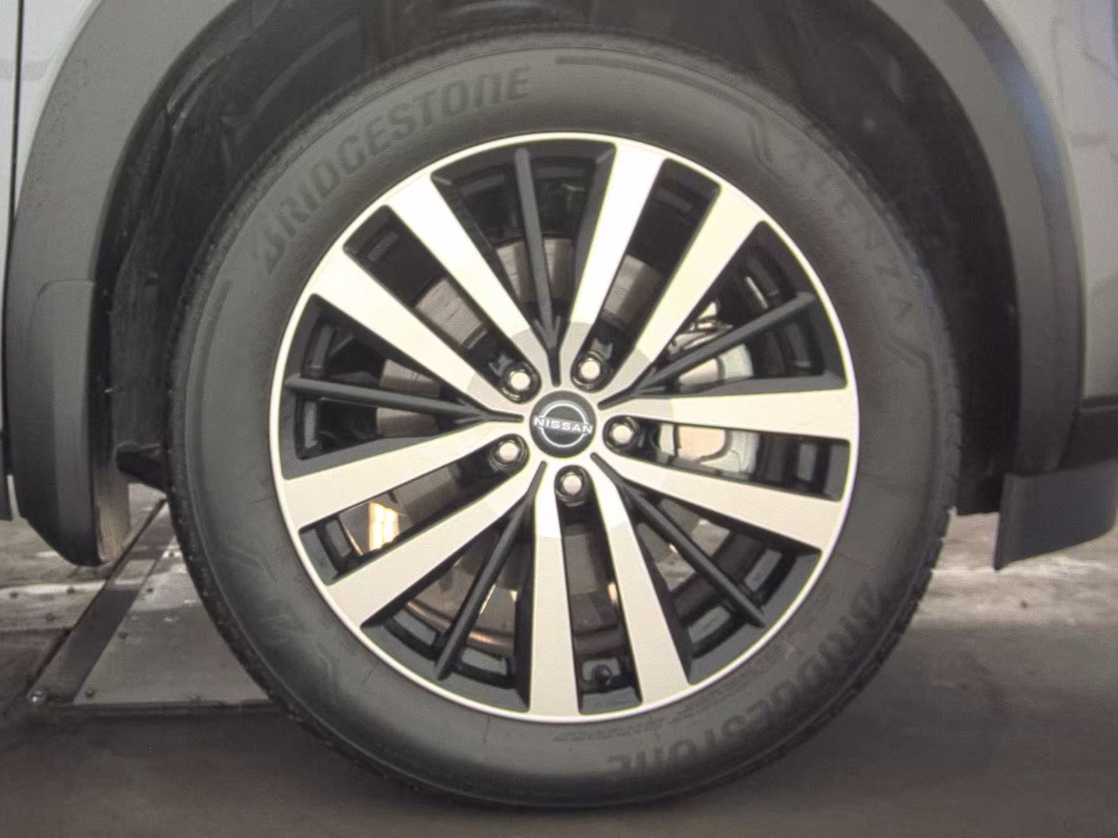 2025 Nissan Pathfinder Platinum FWD