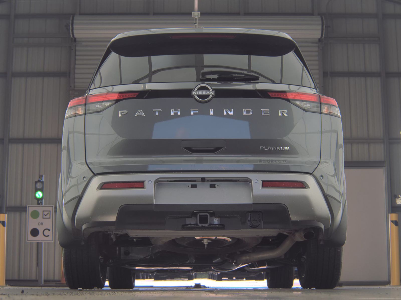 2025 Nissan Pathfinder Platinum FWD