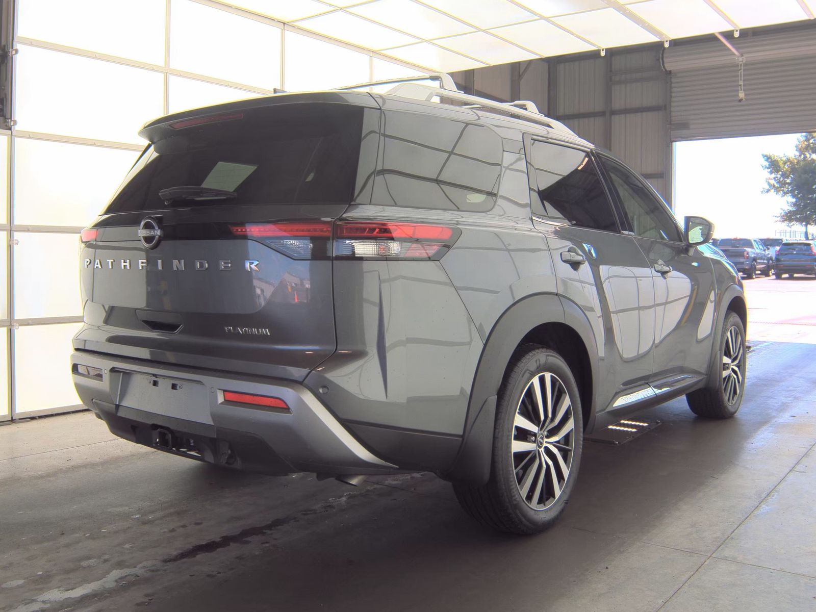 2025 Nissan Pathfinder Platinum FWD