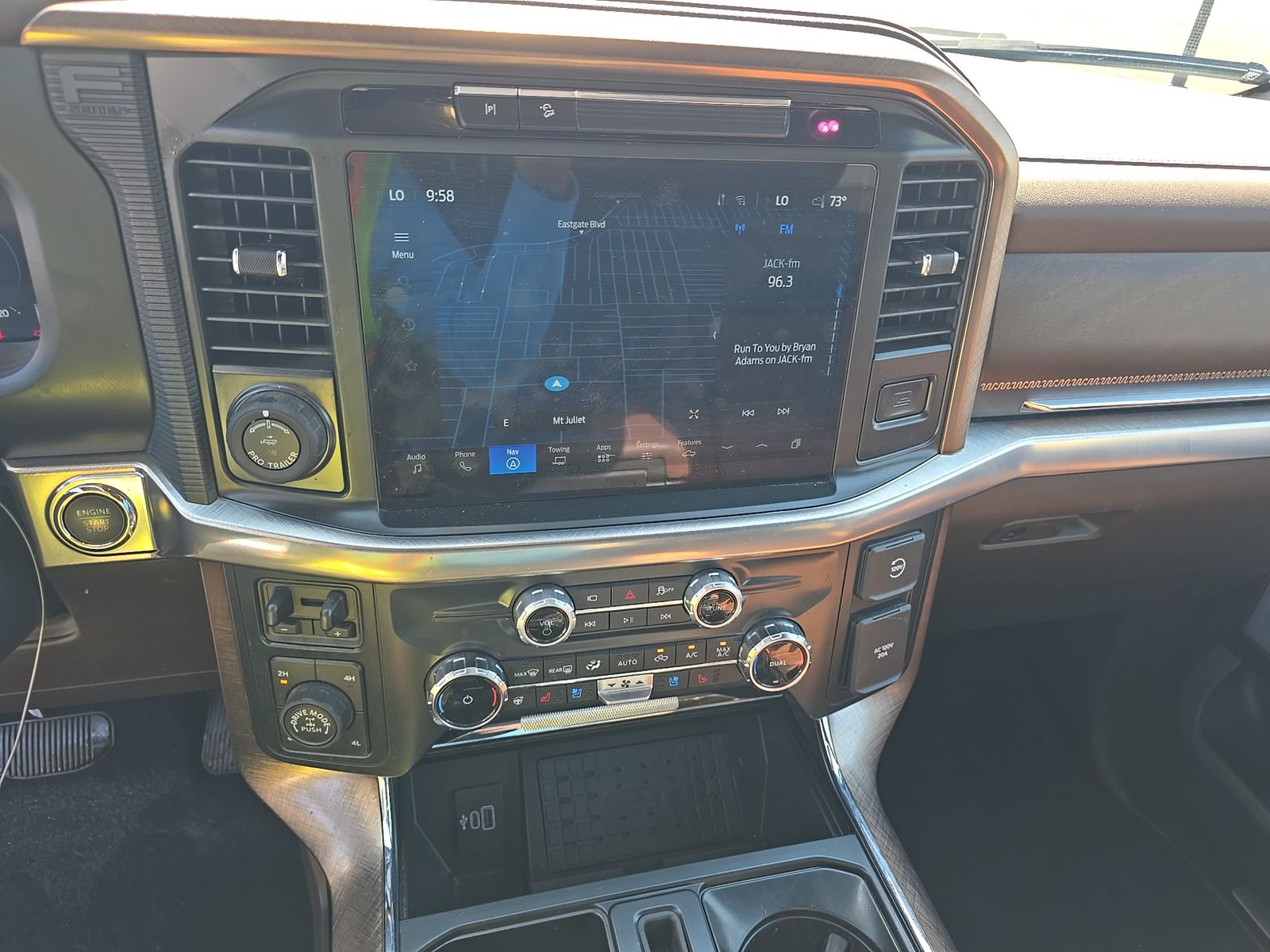 2025 Ford F-150 Hybrid King Ranch AWD