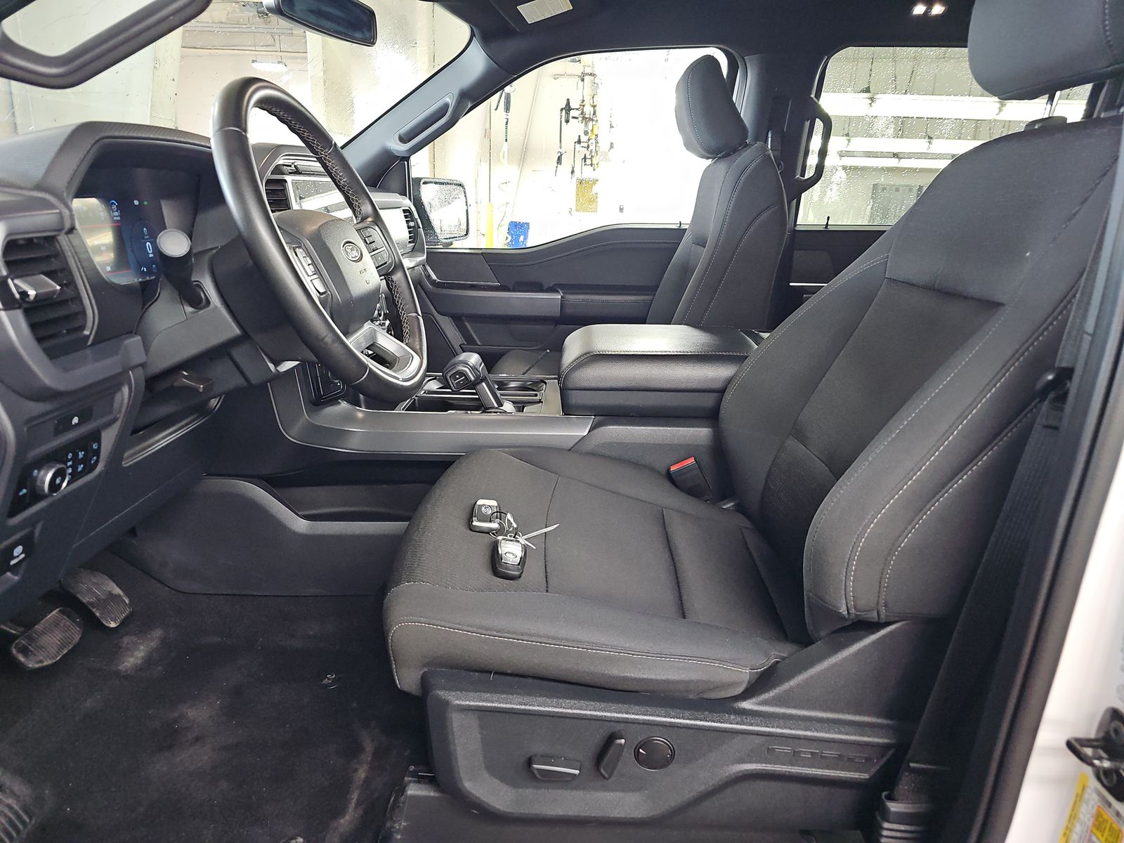 2025 Ford F-150 XLT AWD