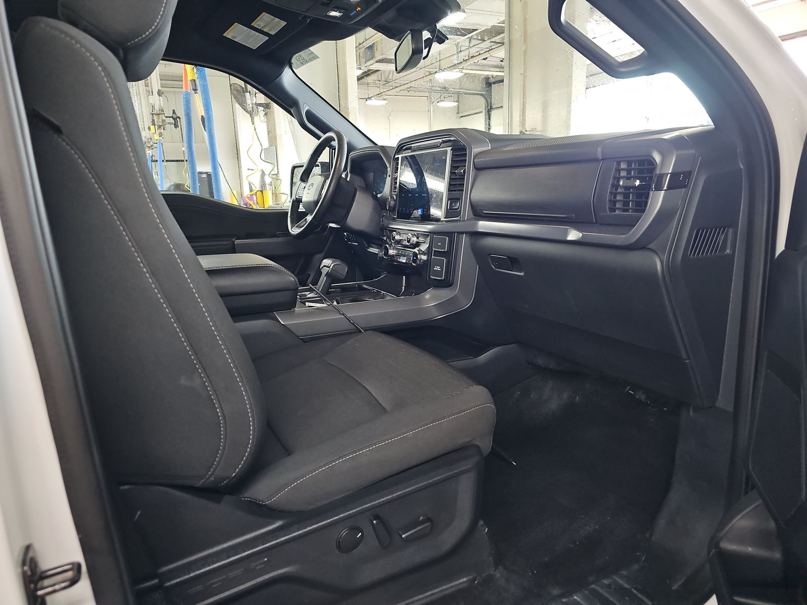 2025 Ford F-150 XLT AWD