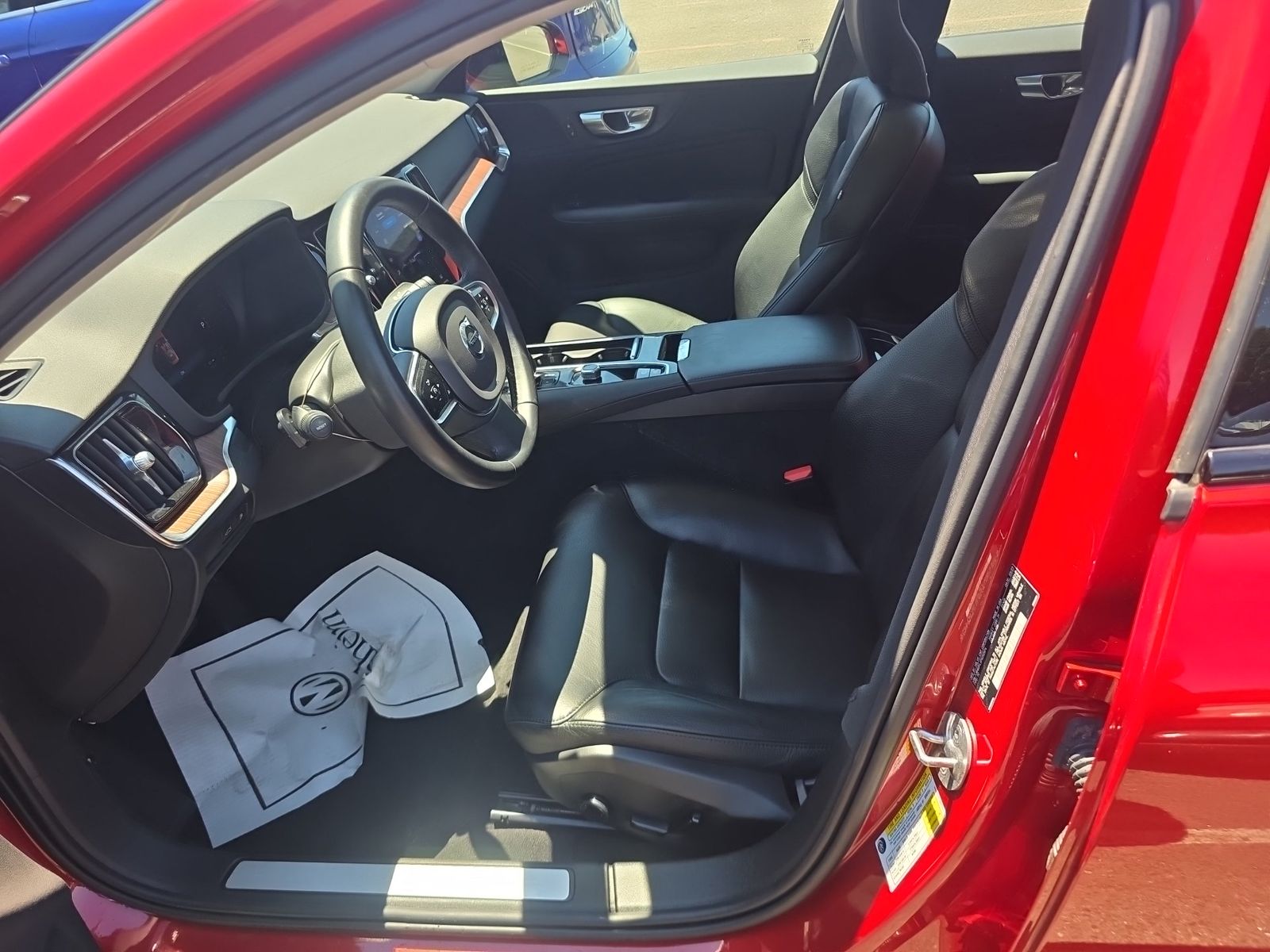 2023 Volvo S60 Recharge T8 Plus FWD