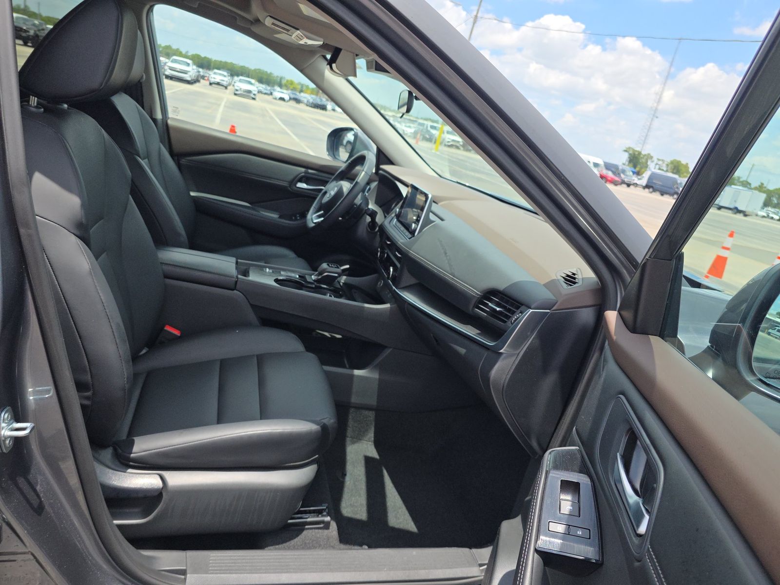 2023 Nissan Rogue SV FWD