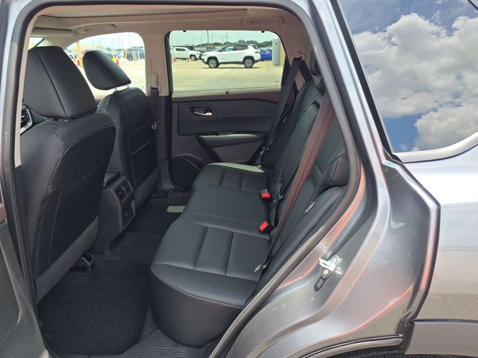 2023 Nissan Rogue SV FWD