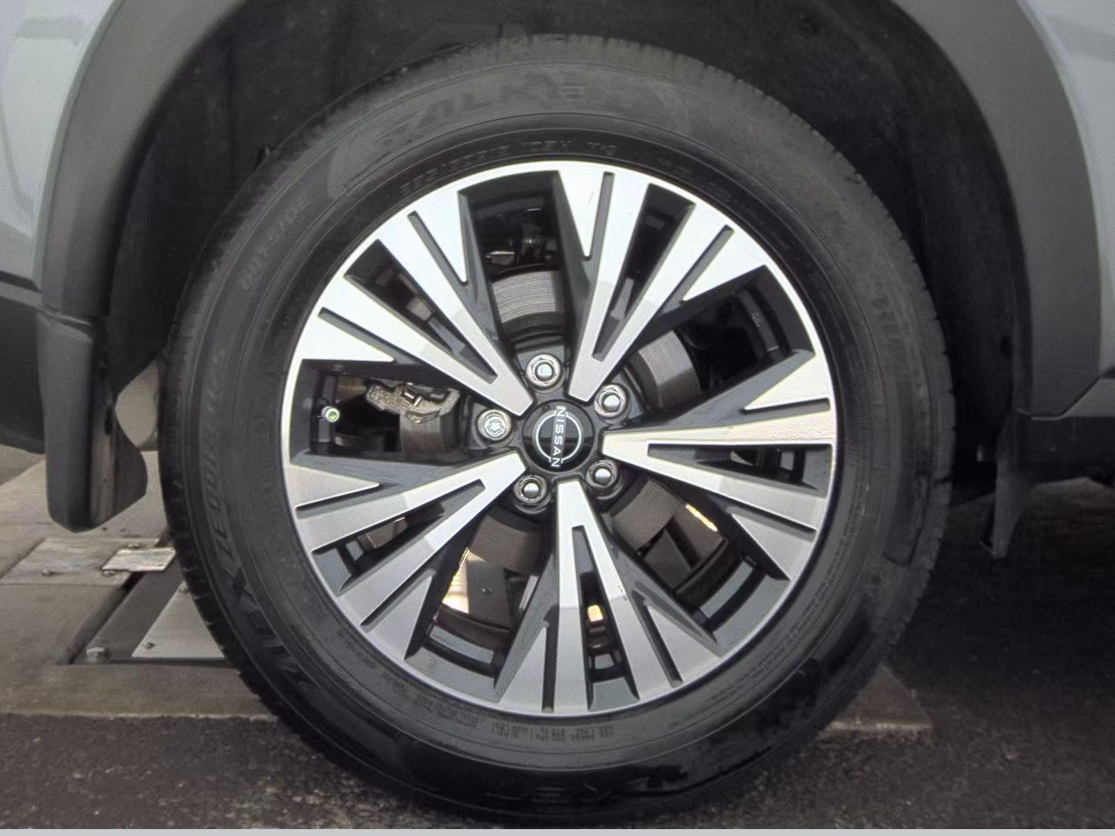 2023 Nissan Rogue SV FWD