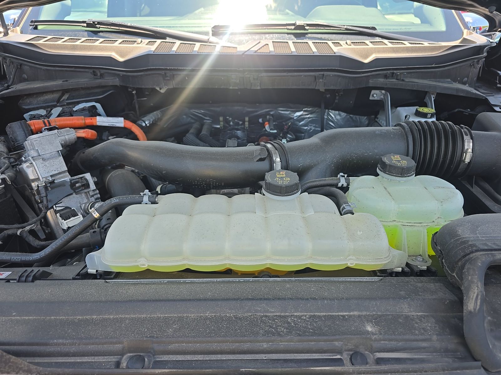2025 Ford F-150 Hybrid Lariat AWD