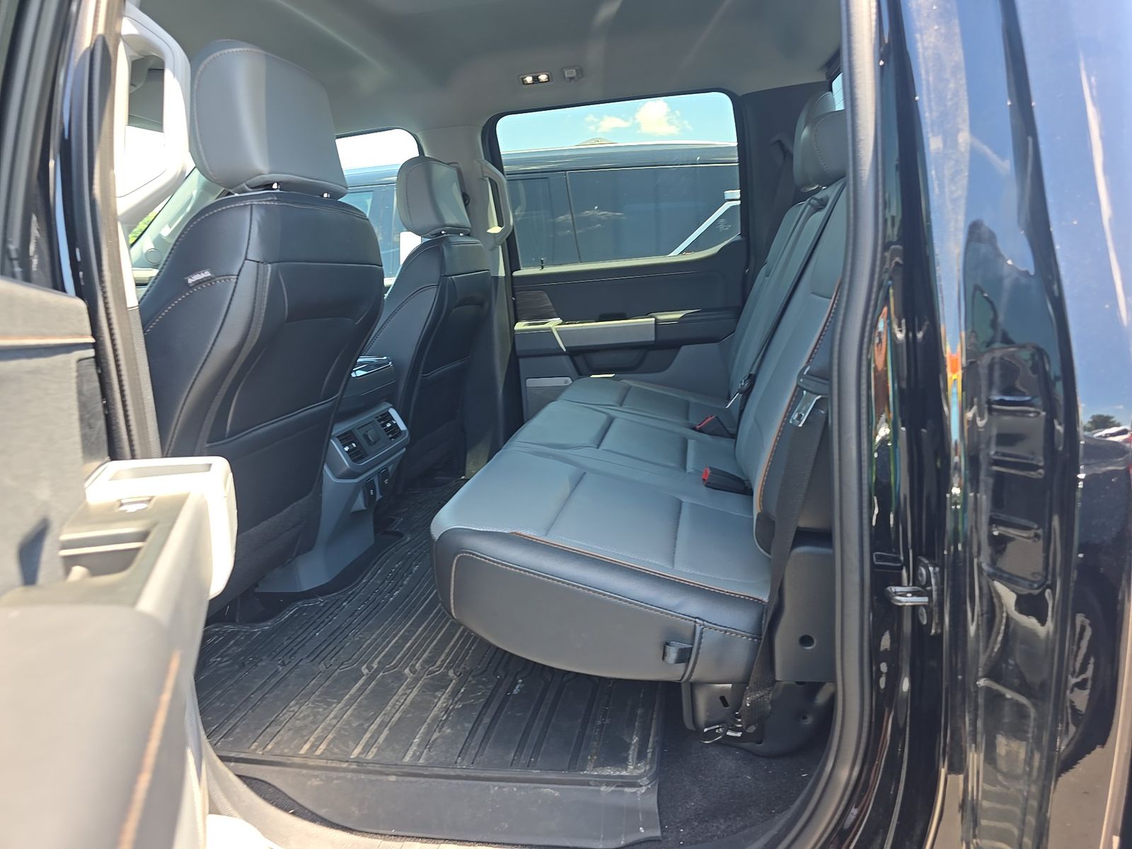 2025 Ford F-150 Hybrid Lariat AWD