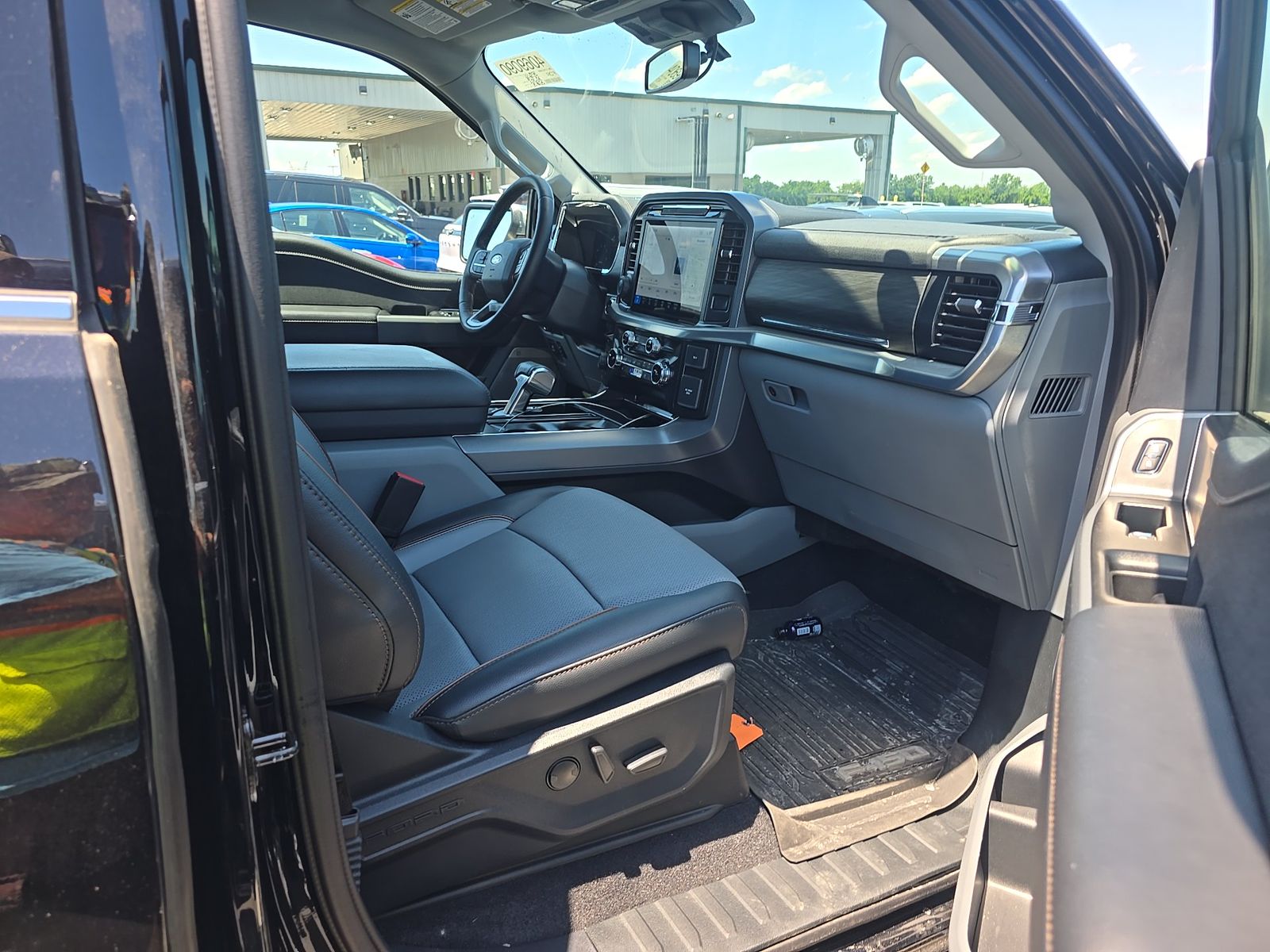 2025 Ford F-150 Hybrid Lariat AWD