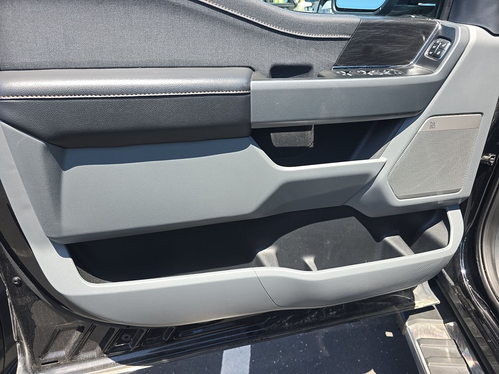 2025 Ford F-150 Hybrid Lariat AWD