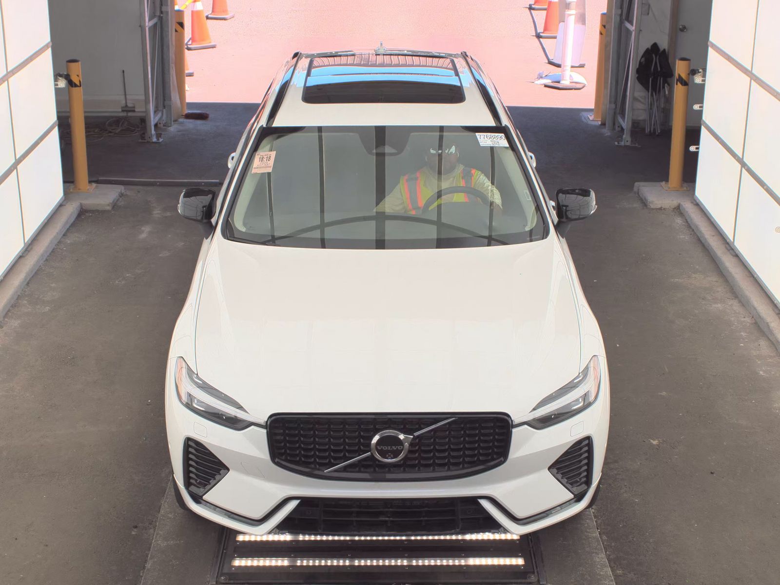 2025 Volvo XC60 B5 Plus AWD