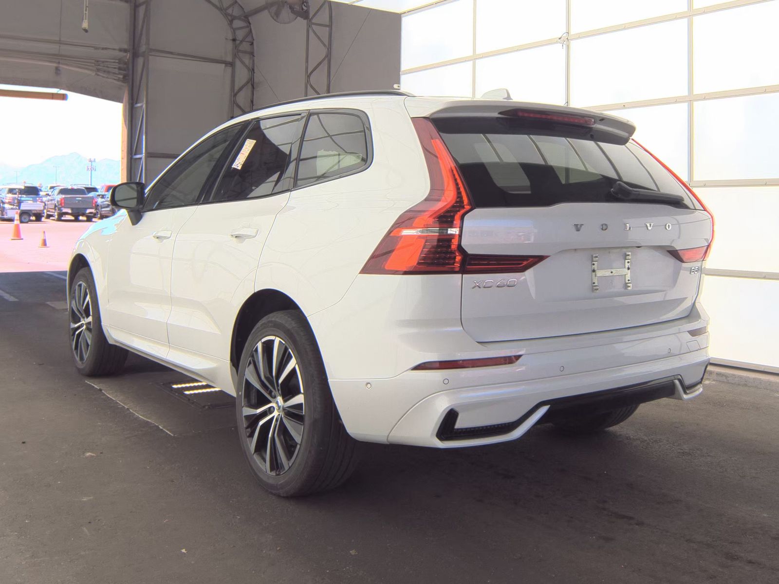 2025 Volvo XC60 B5 Plus AWD