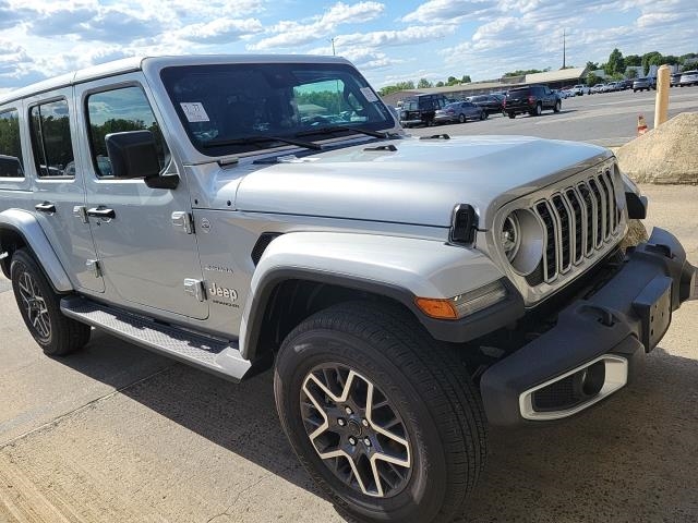2024 Jeep Wrangler Sahara AWD