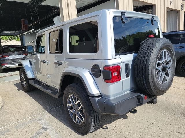2024 Jeep Wrangler Sahara AWD