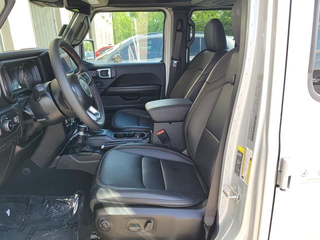 2024 Jeep Wrangler Sahara AWD
