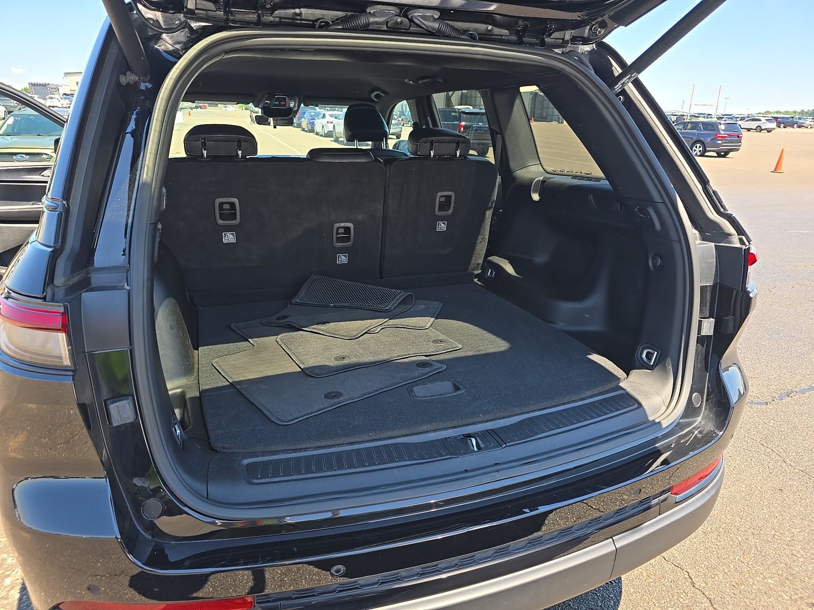 2025 Jeep Grand Cherokee Altitude AWD