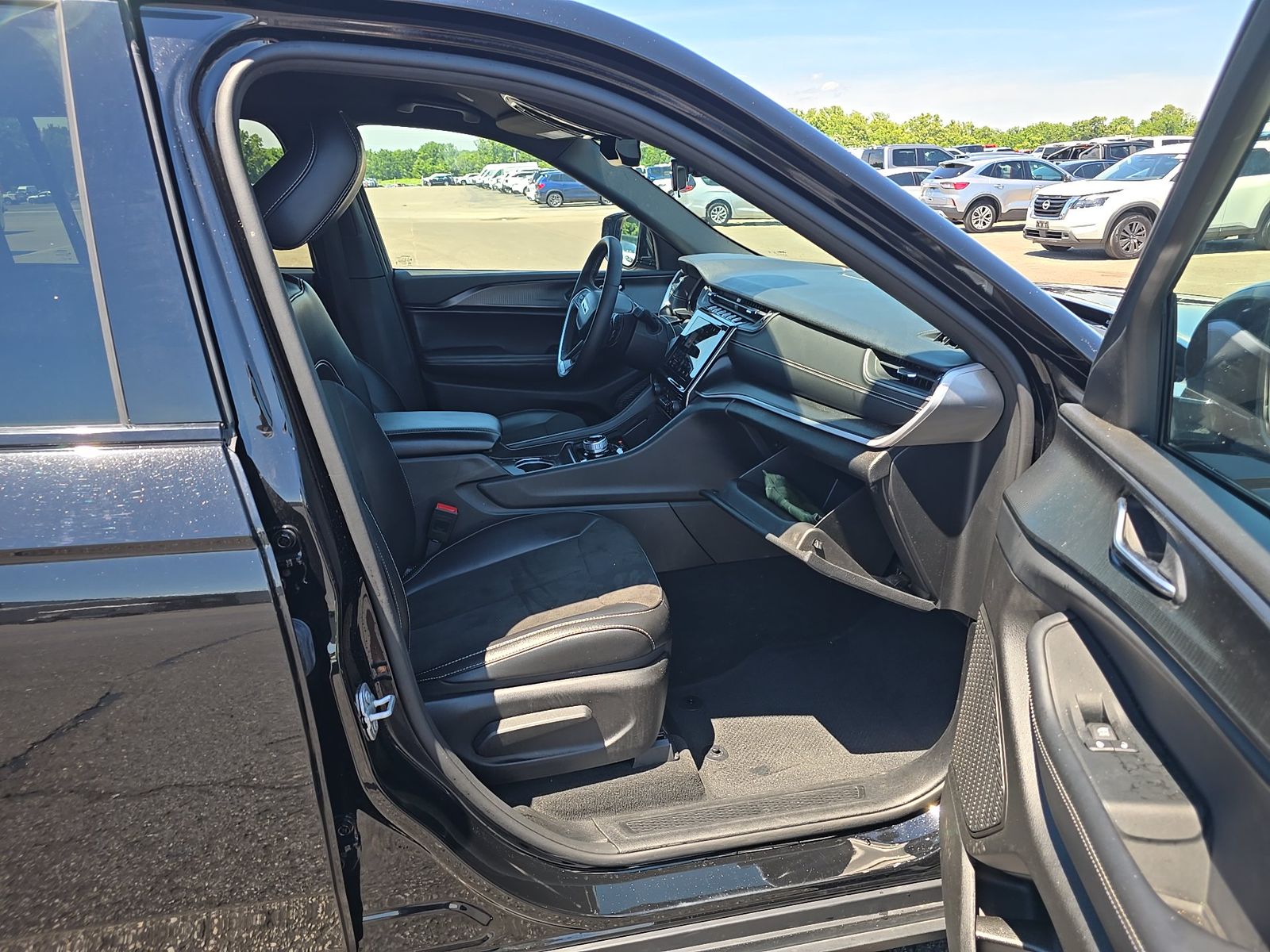 2025 Jeep Grand Cherokee Altitude AWD