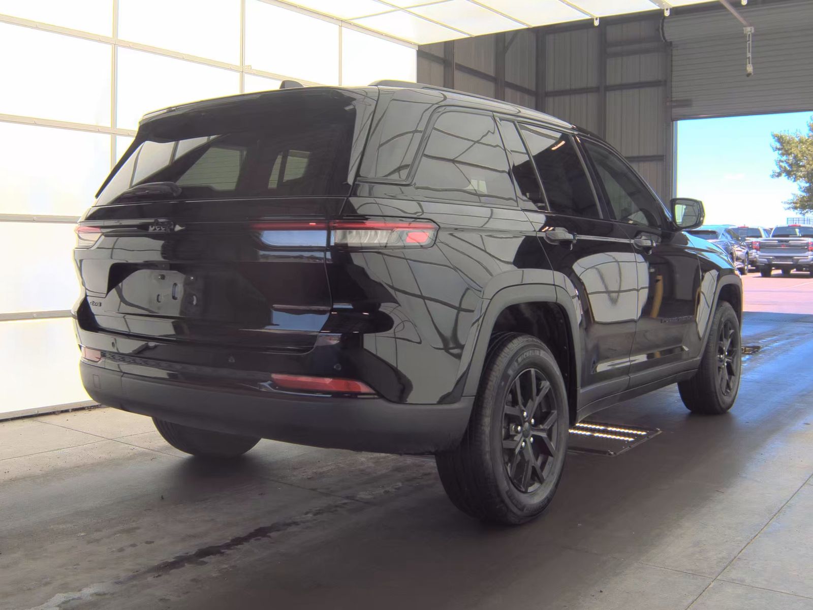 2025 Jeep Grand Cherokee Altitude AWD