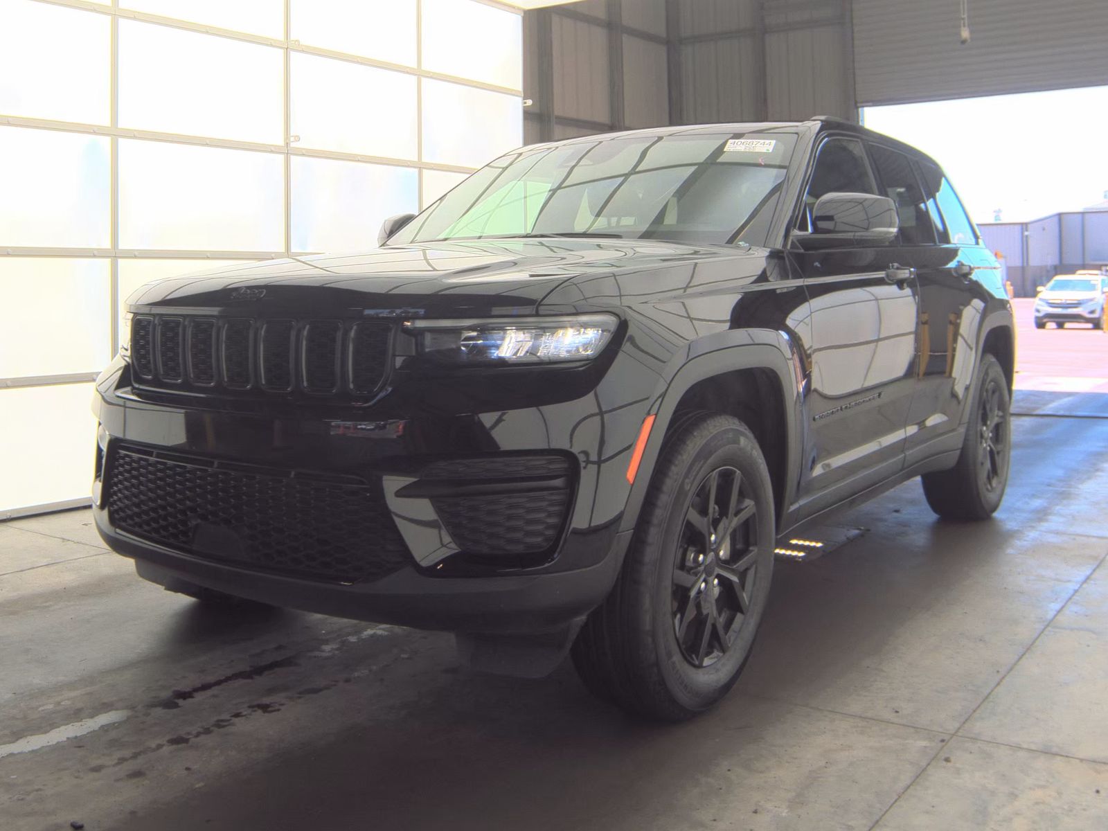 2025 Jeep Grand Cherokee Altitude AWD