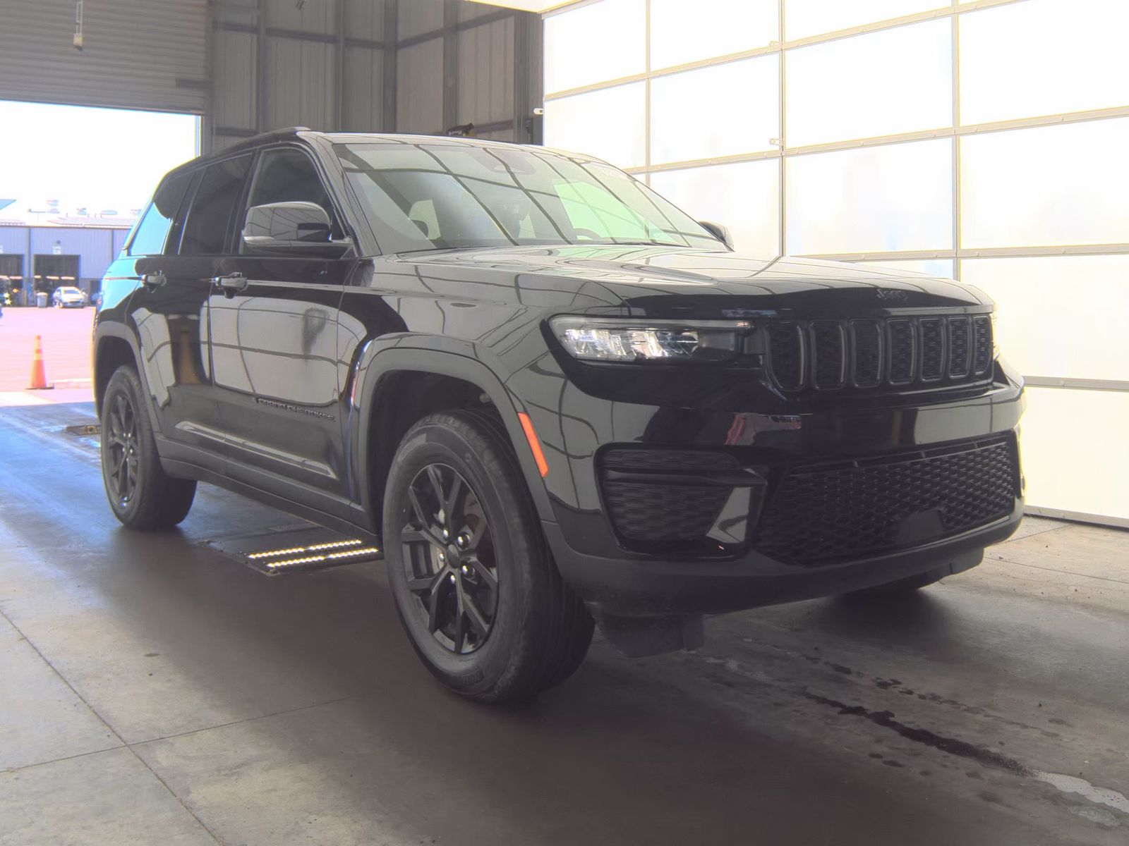 2025 Jeep Grand Cherokee Altitude AWD