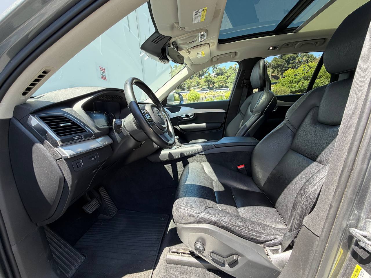 2018 Volvo XC90 T6 Momentum AWD