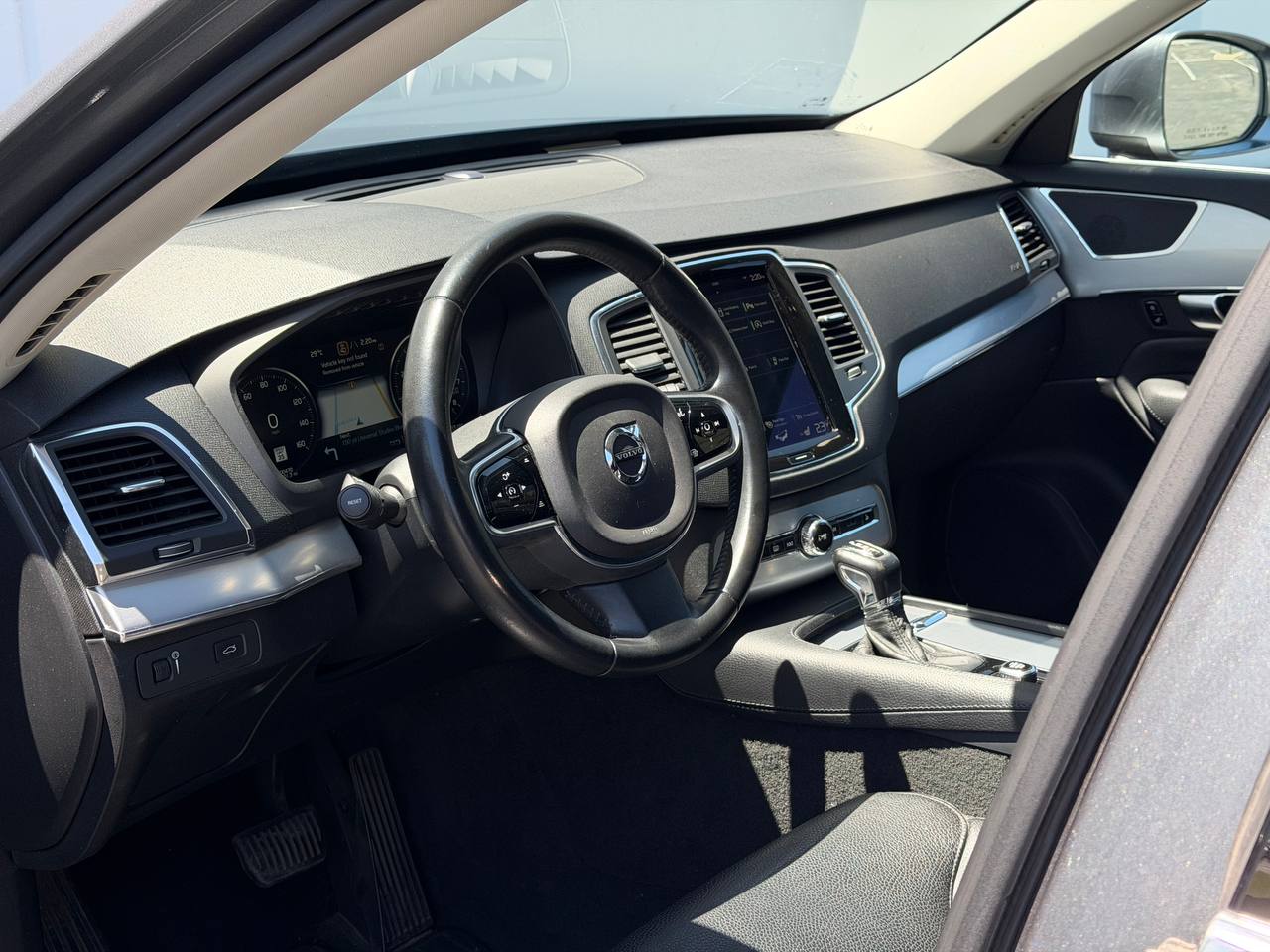 2018 Volvo XC90 T6 Momentum AWD